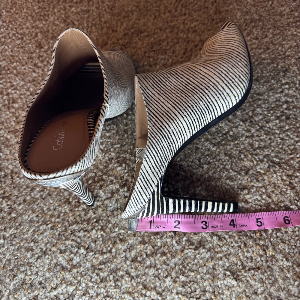 Elegant Black and White Striped Calvin Klein Women's Heels U.S 8.5/EU 38.5 - Picture 3 of 7
